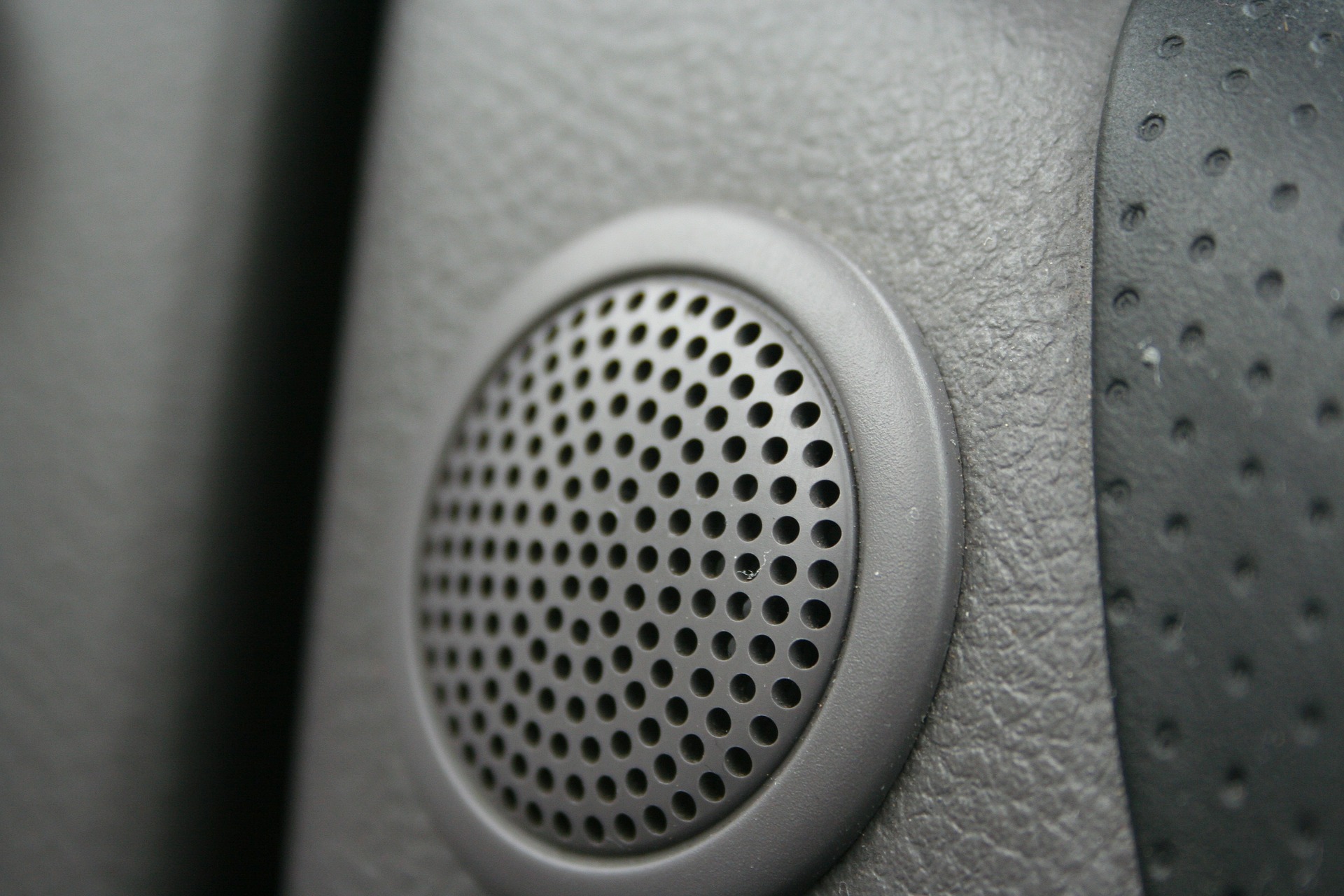 Bluetooth car speaker